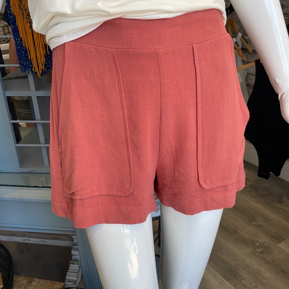 Flowy loose shorts